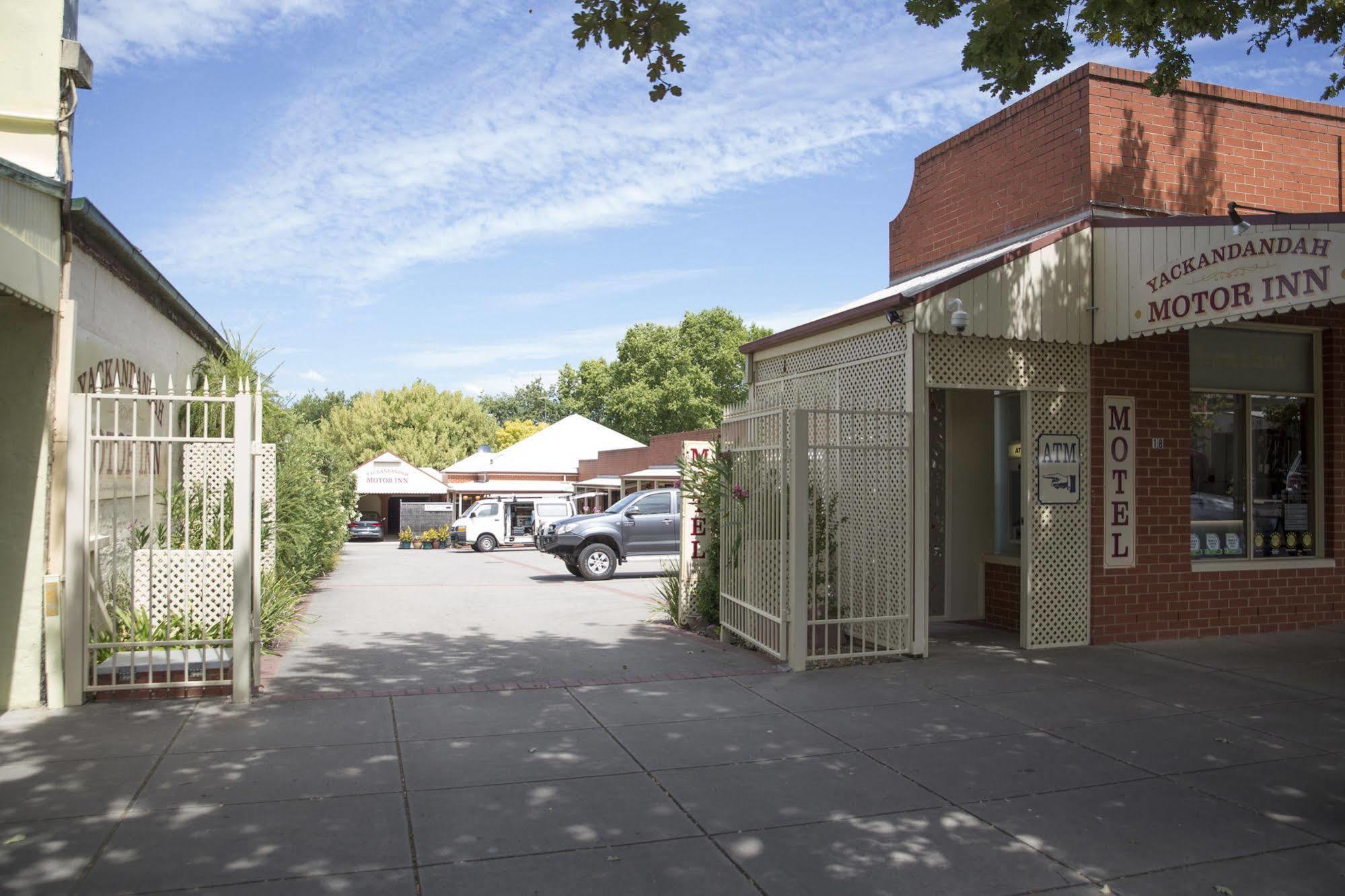 Yackandandah Central Exteriör bild